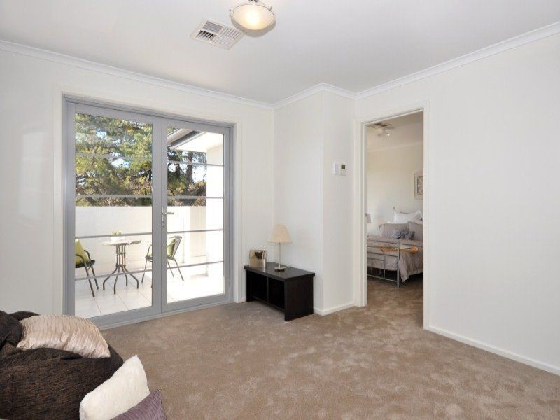 11 Griffiths Drive, Moana SA 5169