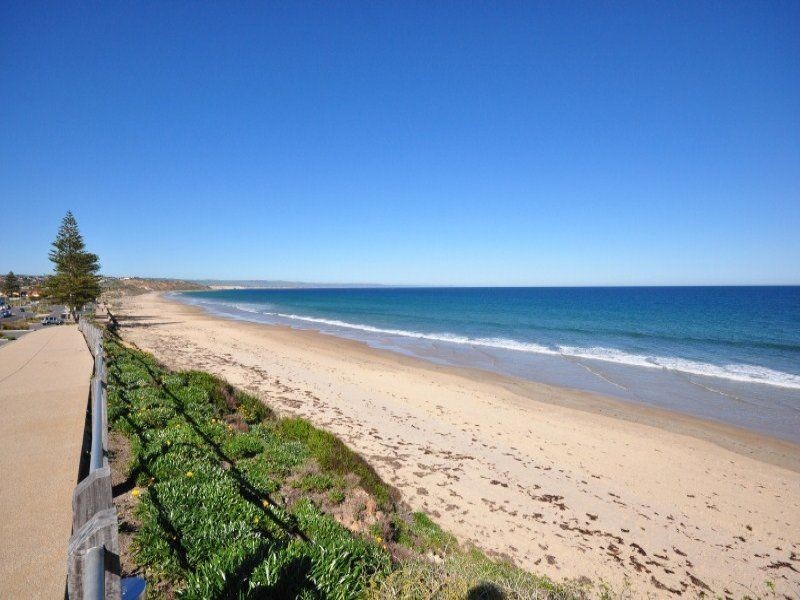 11 Griffiths Drive, Moana SA 5169