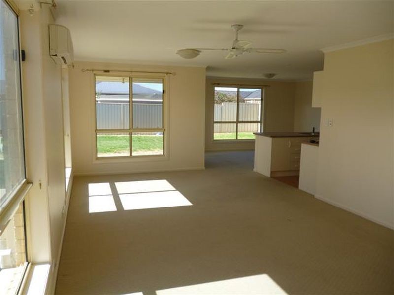 86 Quinliven Road, Aldinga Beach SA 5173