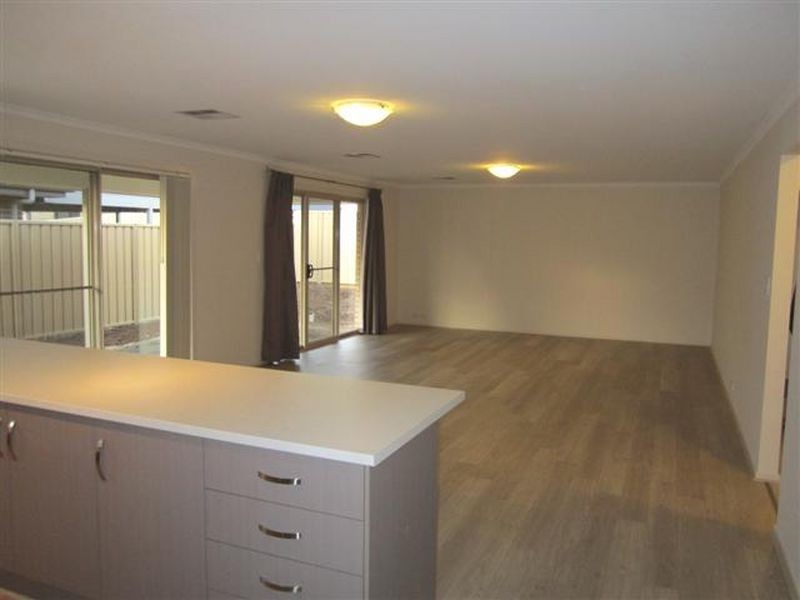 6 Miranda Place, Seaford Meadows SA 5169