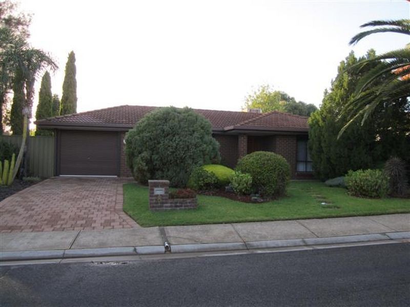 8 Normandy Road, Woodcroft SA 5162