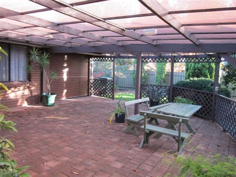 8 Normandy Road, Woodcroft SA 5162