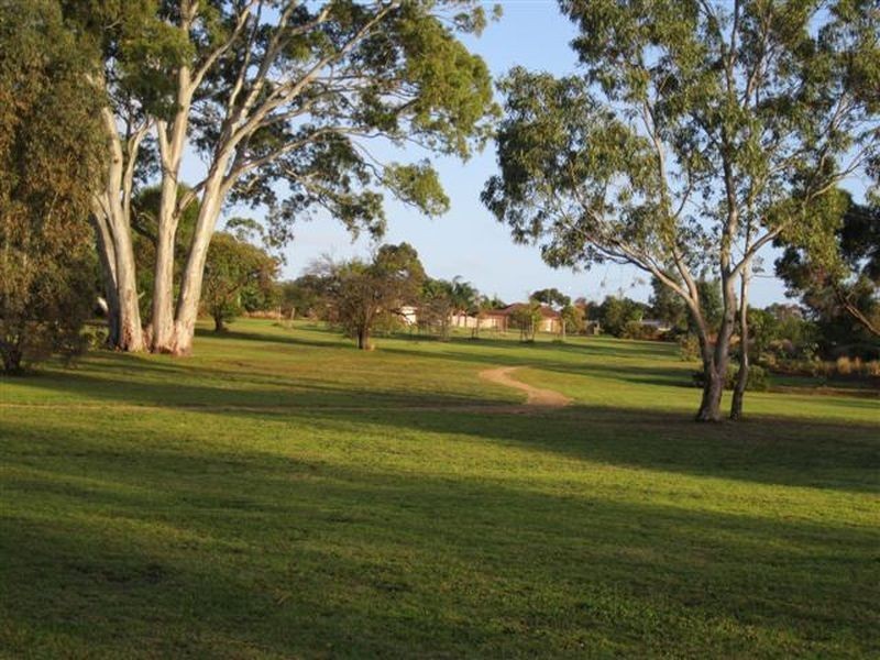 8 Normandy Road, Woodcroft SA 5162