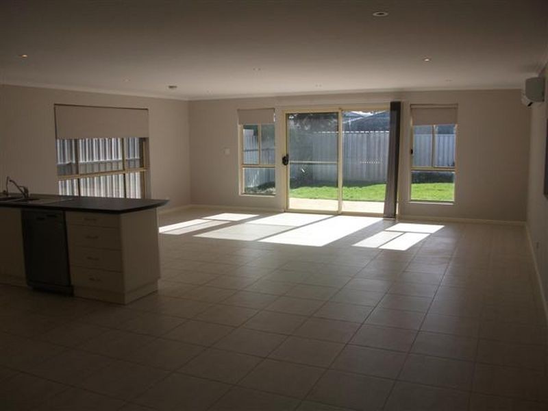 37 Irving Road, Aldinga Beach SA 5173