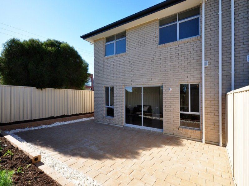 11a Griffiths Drive, Moana SA 5169