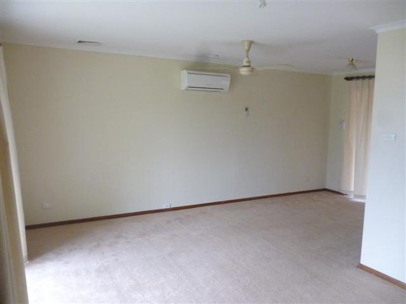 4 Freeman Avenue, Morphett Vale SA 5162