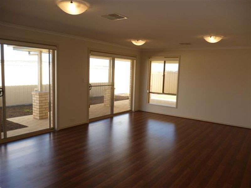 18 Matelot Street, Seaford Meadows SA 5169