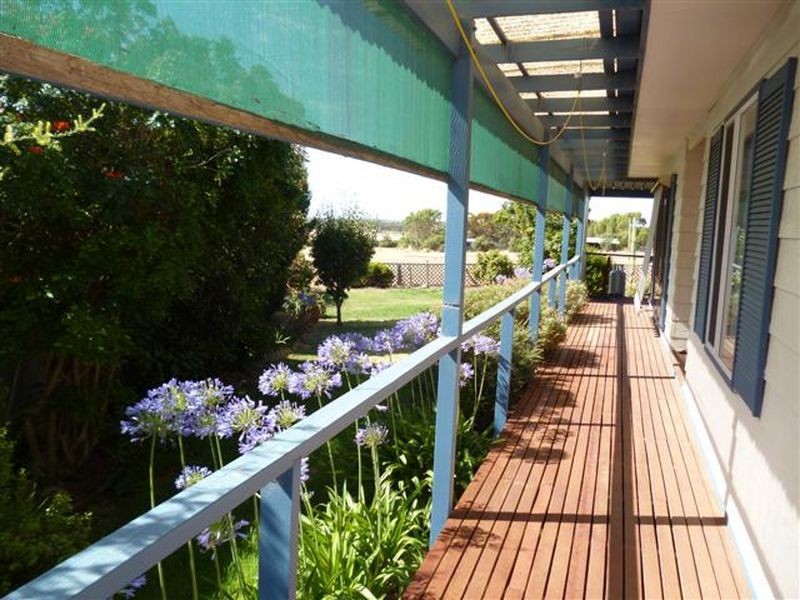 27 Cannes Drive, Sellicks Beach SA 5174