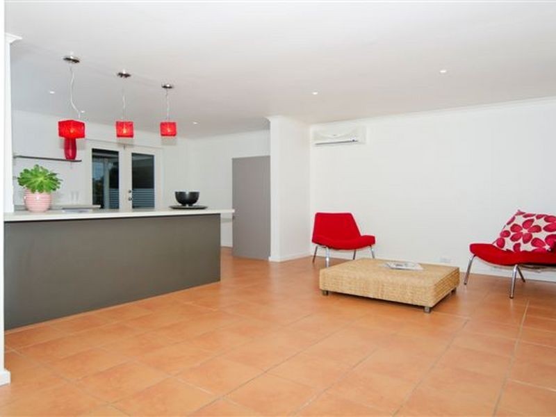 42 Caffrey Crescent, Port Willunga SA 5173