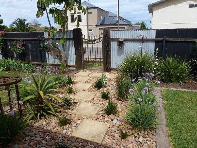 1 Whinnerah Avenue, Aldinga Beach SA 5173