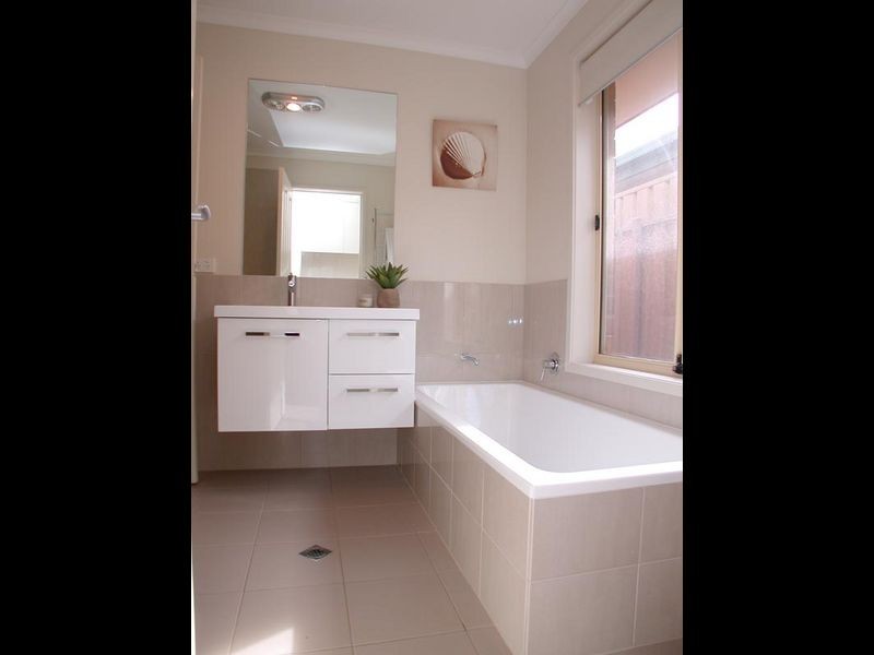 6 Cove Circuit, Seaford Rise SA 5169
