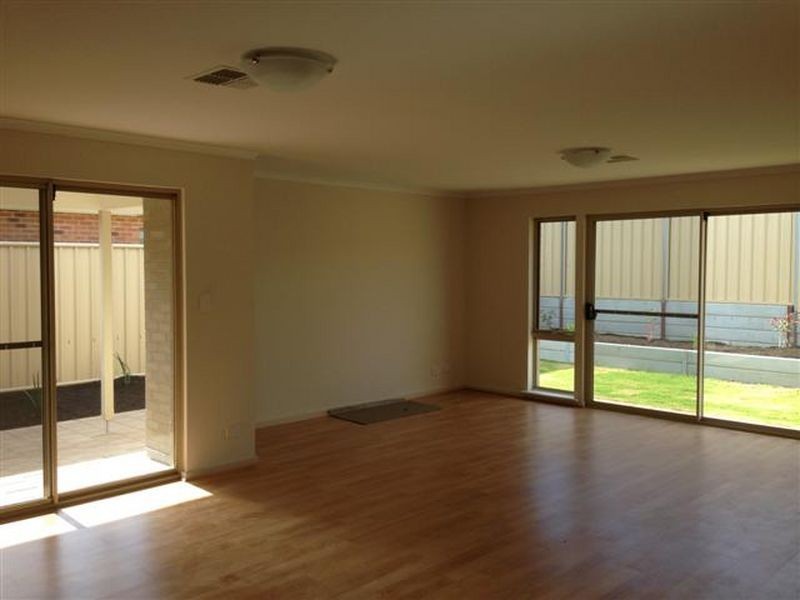 17 Jackstaff Road, Seaford Meadows SA 5169