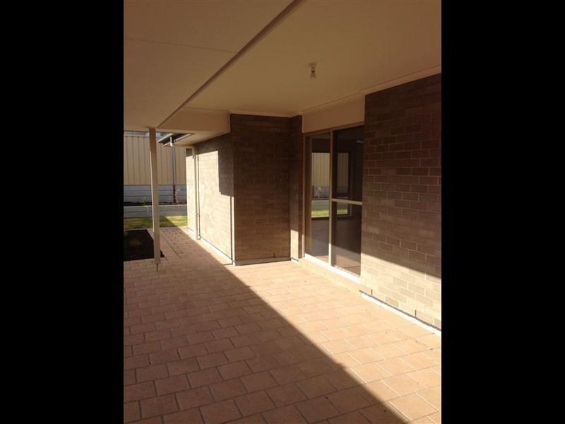 17 Jackstaff Road, Seaford Meadows SA 5169