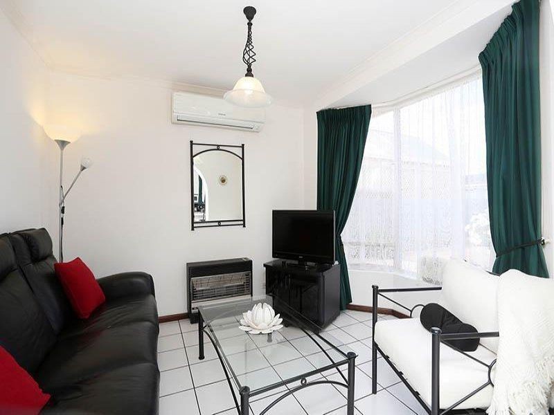 8 Flinders Avenue, Seaford SA 5169