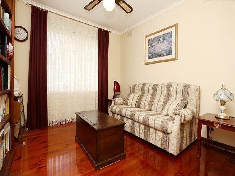 8 Flinders Avenue, Seaford SA 5169