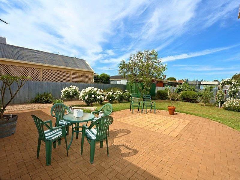 8 Flinders Avenue, Seaford SA 5169