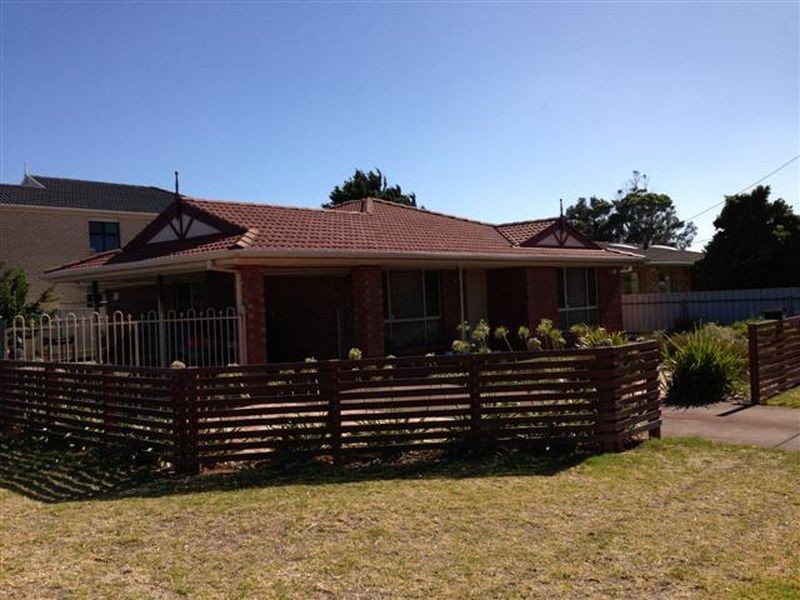 17 Seaview Street, Aldinga Beach SA 5173