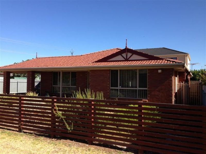 17 Seaview Street, Aldinga Beach SA 5173