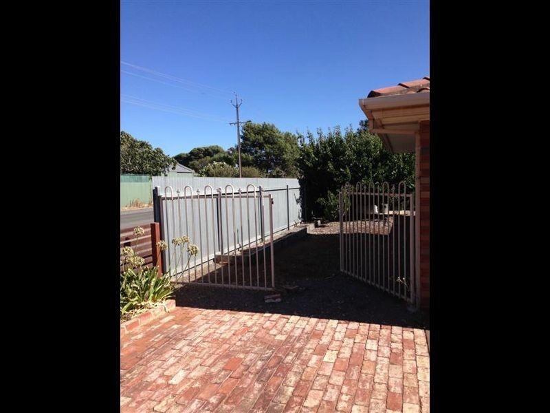 17 Seaview Street, Aldinga Beach SA 5173