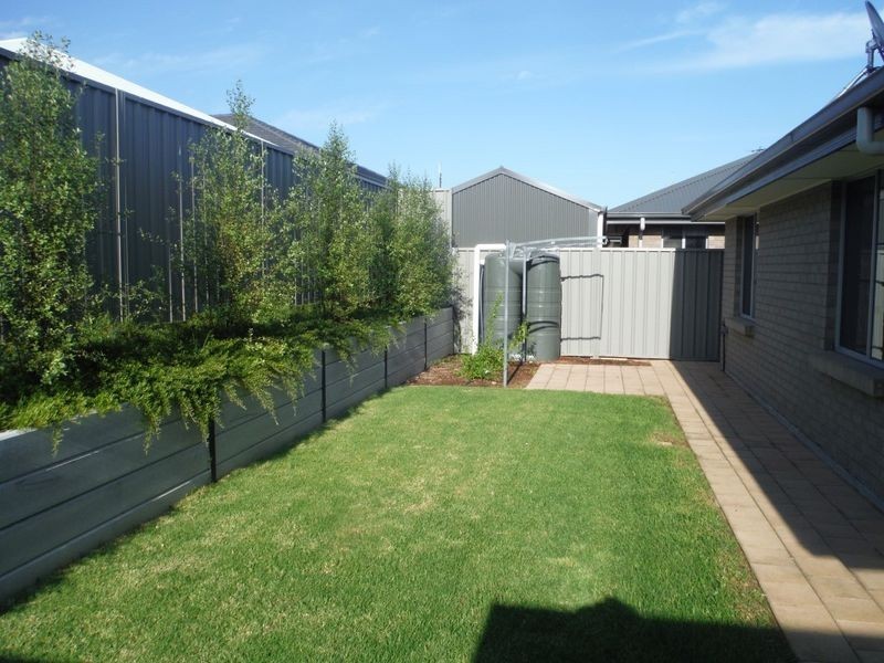 17 Arkle Place, Woodcroft SA 5162