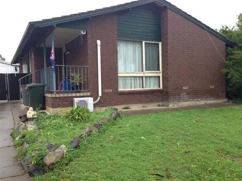 13 Catherine Crescent, Morphett Vale SA 5162