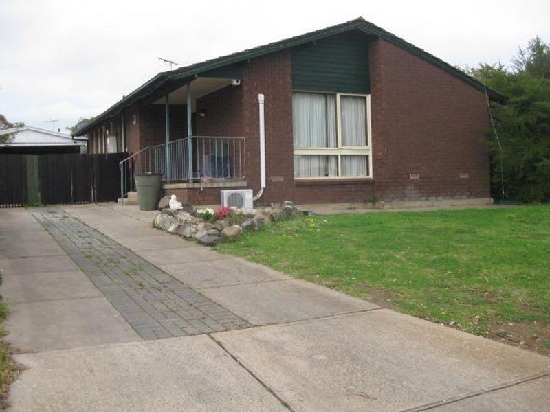 13 Catherine Crescent, Morphett Vale SA 5162
