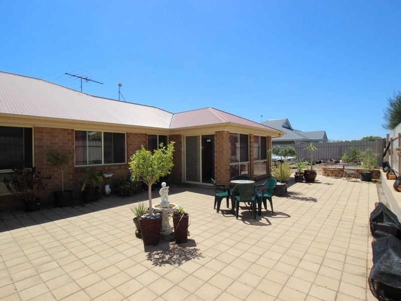 11 Lurline Boulevard, Sellicks Beach SA 5174