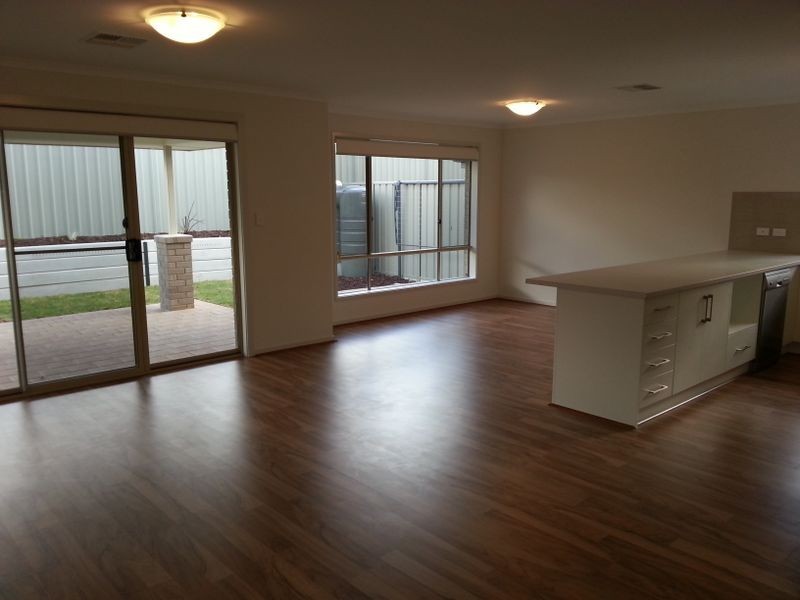 13 Arkle Place, Woodcroft SA 5162