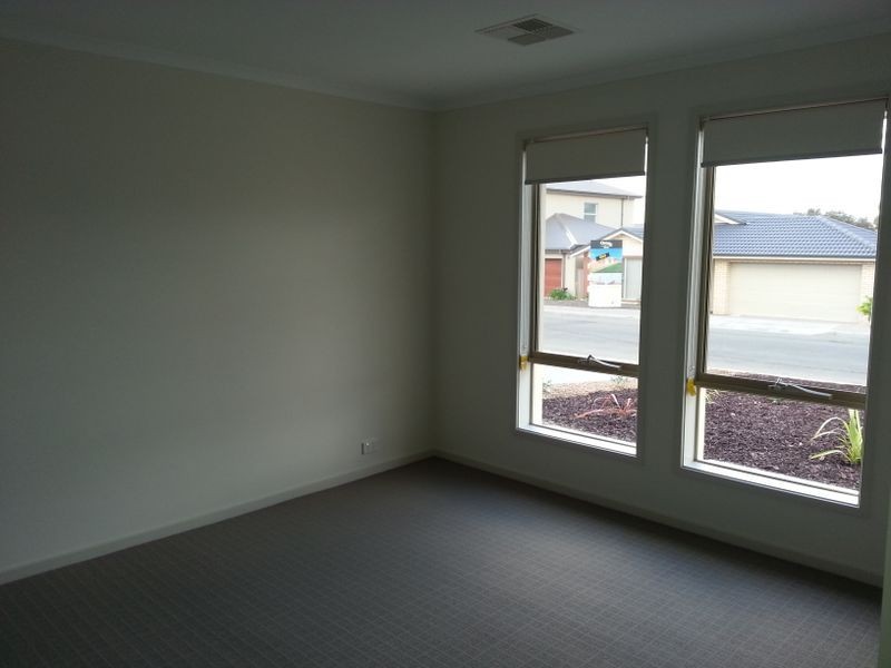 13 Arkle Place, Woodcroft SA 5162