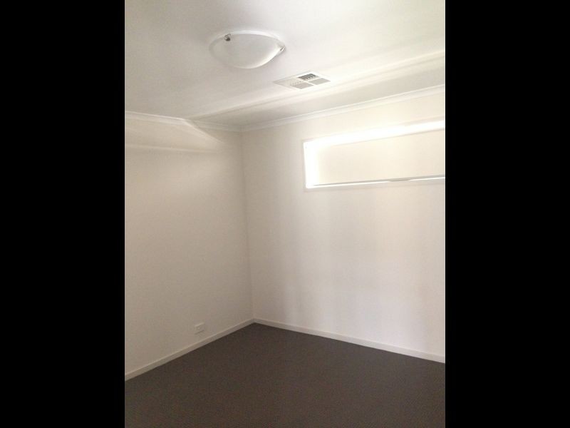 8 Derrick Street, Seaford Meadows SA 5169