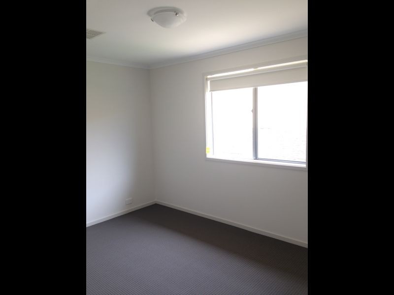 8 Derrick Street, Seaford Meadows SA 5169