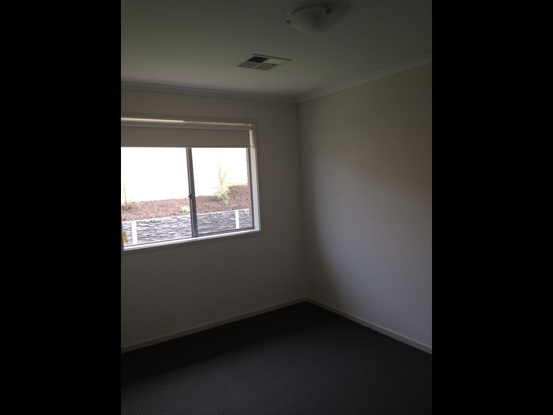 8 Derrick Street, Seaford Meadows SA 5169