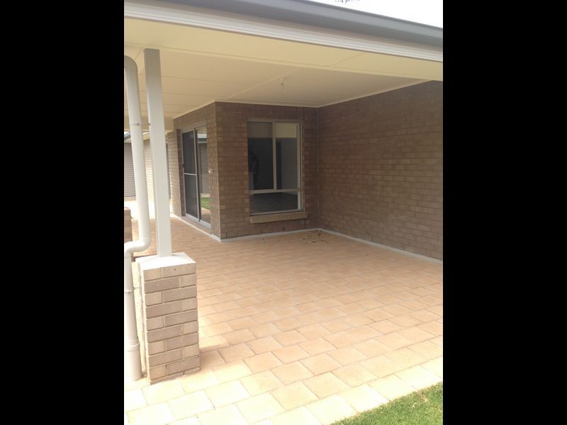 8 Derrick Street, Seaford Meadows SA 5169