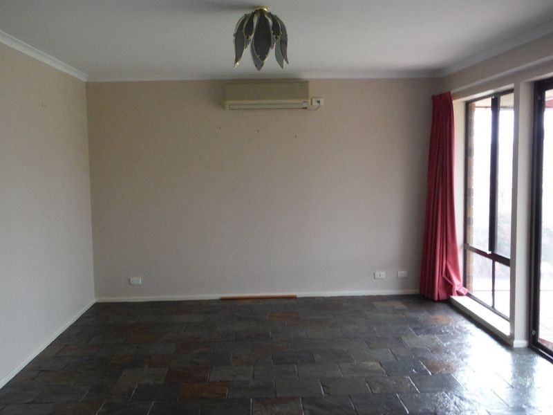 3 Shoalstone Court, Moana SA 5169