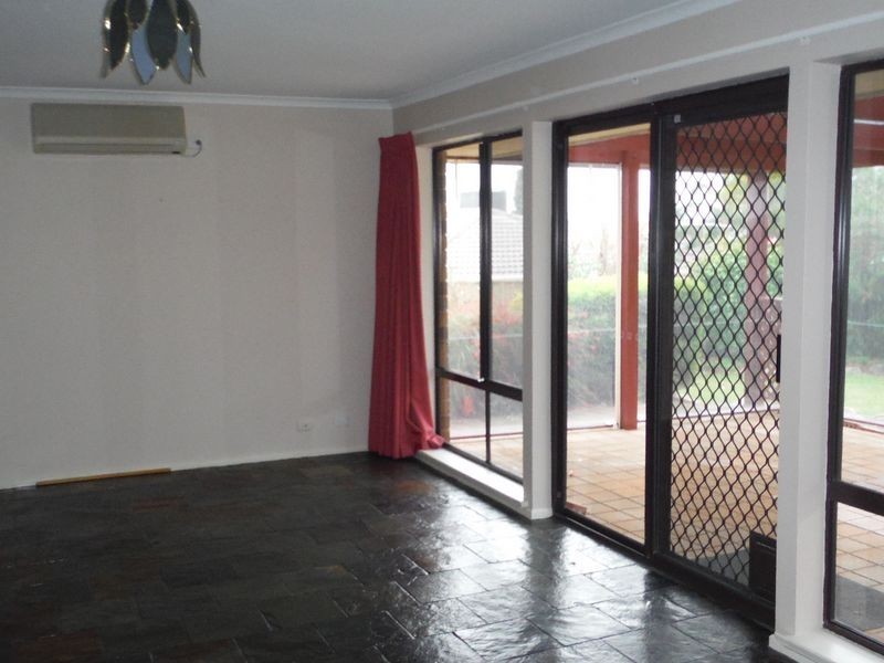 3 Shoalstone Court, Moana SA 5169