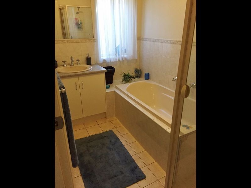 10 Yeltana Avenue, Huntfield Heights SA 5163