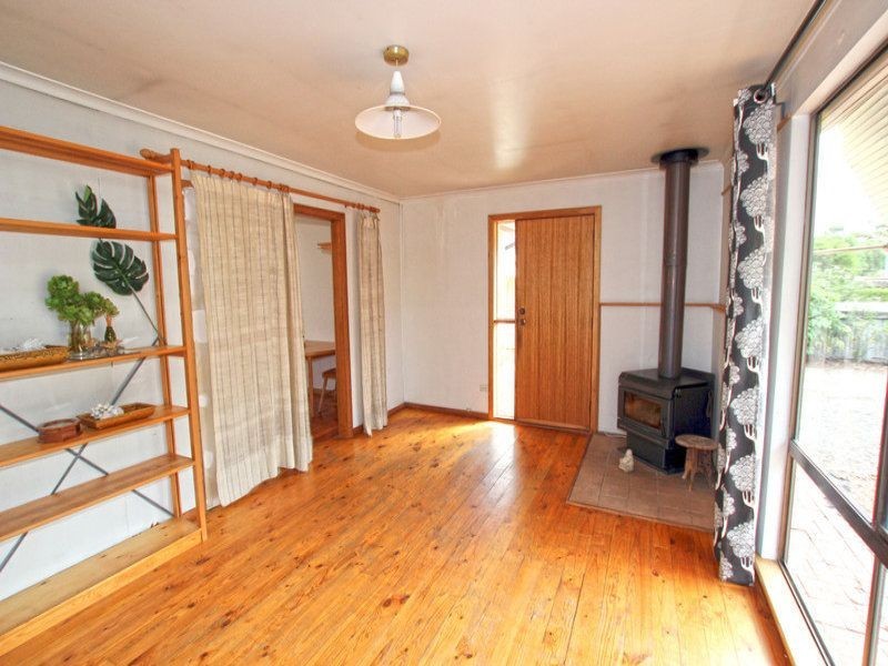 18 Irving Road, Aldinga Beach SA 5173