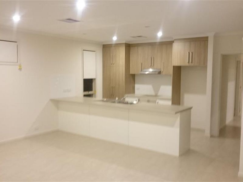 7 Rainbow Lane, Woodcroft SA 5162