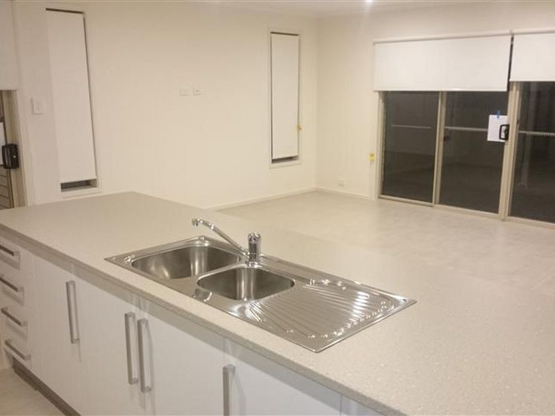 7 Rainbow Lane, Woodcroft SA 5162