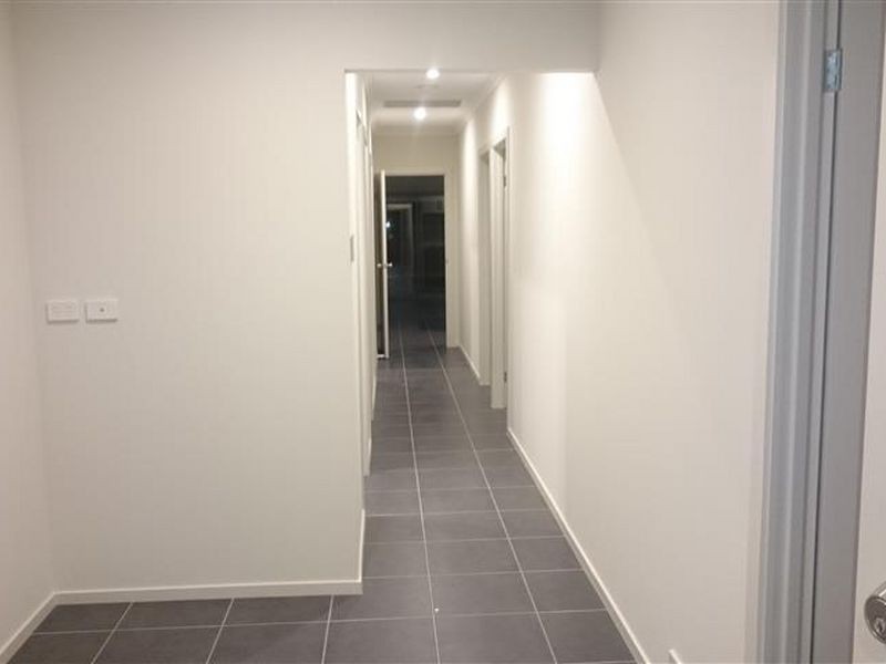 5 Rainbow Lane, Woodcroft SA 5162