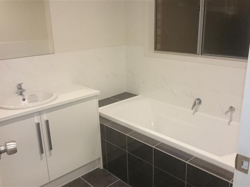 5 Rainbow Lane, Woodcroft SA 5162