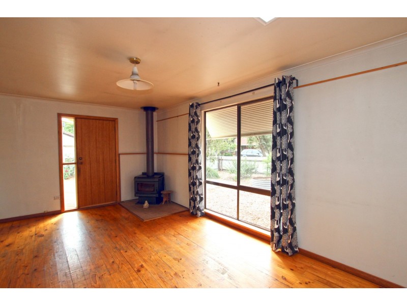 18 Irving Road, Aldinga Beach SA 5173