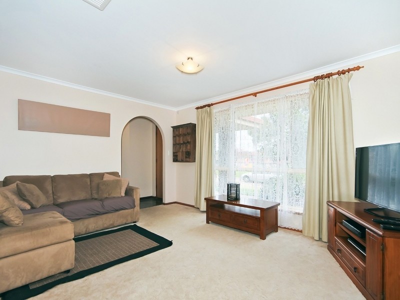 11 Cove Circuit, Seaford Rise SA 5169