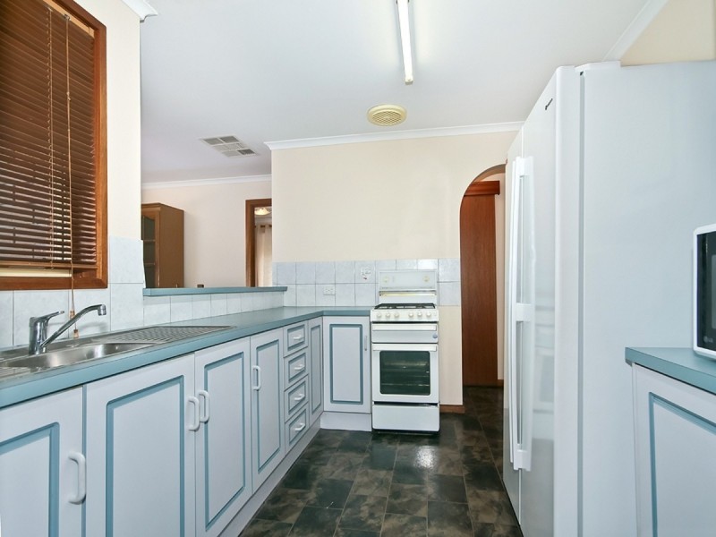 11 Cove Circuit, Seaford Rise SA 5169