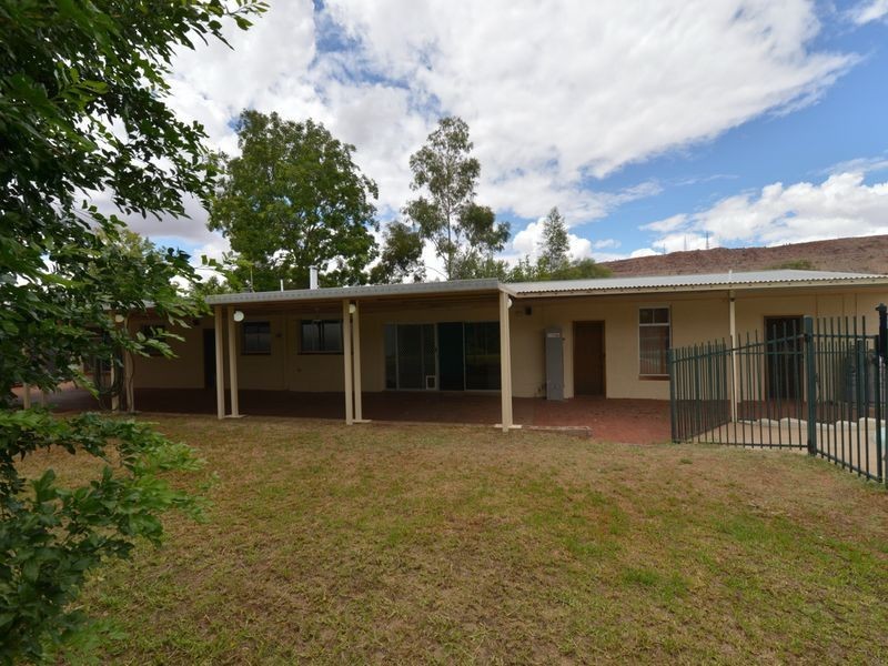 9 Purvis Crescent, Alice Springs NT 0870