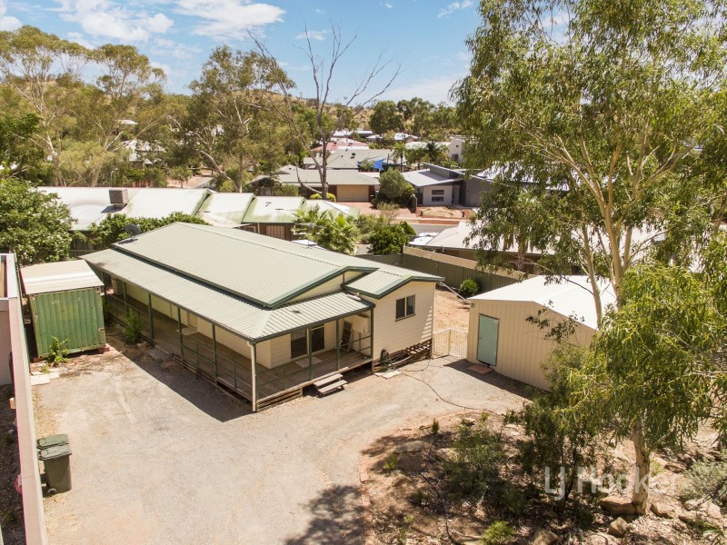 13 Griffiths Place, Araluen NT 0870