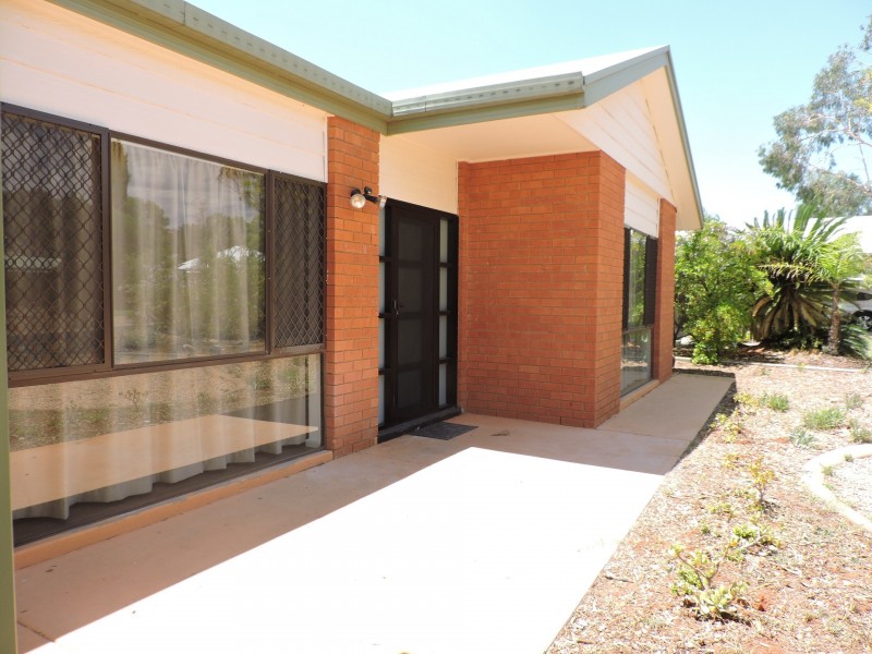 42 Eagle Court, Desert Springs NT 0870