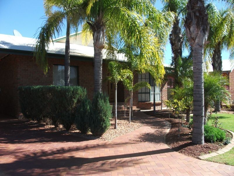 106 Cromwell Drive, Desert Springs NT 0870