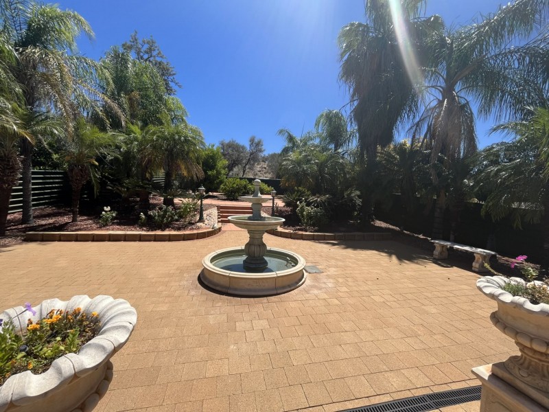106 Cromwell Drive, Desert Springs NT 0870