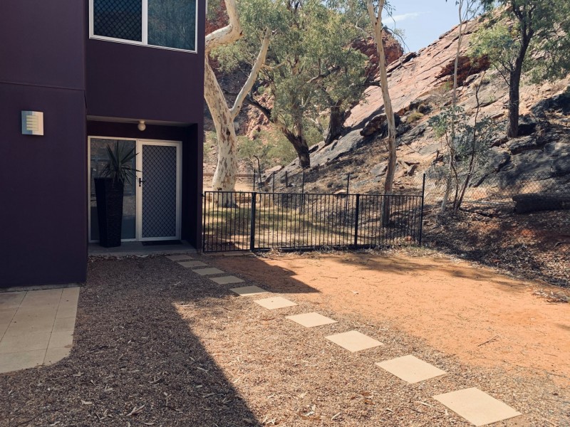 Unit 20/70 Palm Circuit, Ross NT 0870